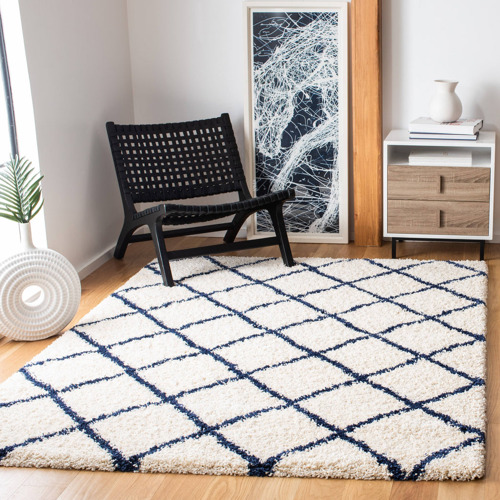 Ivory / Navy Shag Rug Z7079