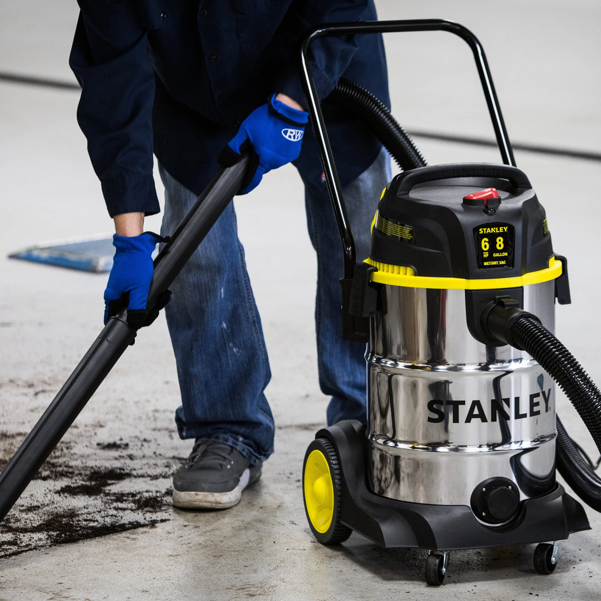 8 gal Stainless Steel Wet Dry Vacuum with Hose and Tool Storage J457013