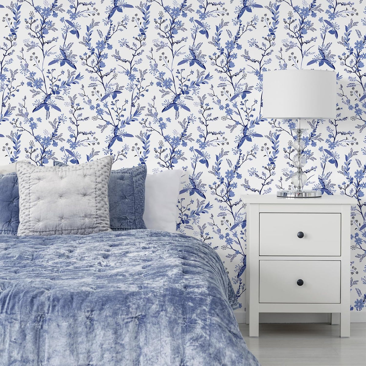 Blue Floral Peel and Stick Wallpaper 17.7''x118'' Y806