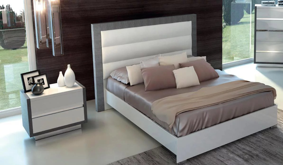 Glossy White Silver 5Ps Bedroom Set O32659