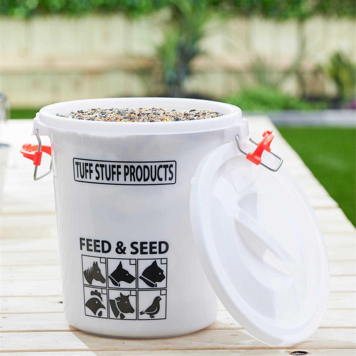 7 Gallon Feed and Seed Storage Pail with Locking Lid P217