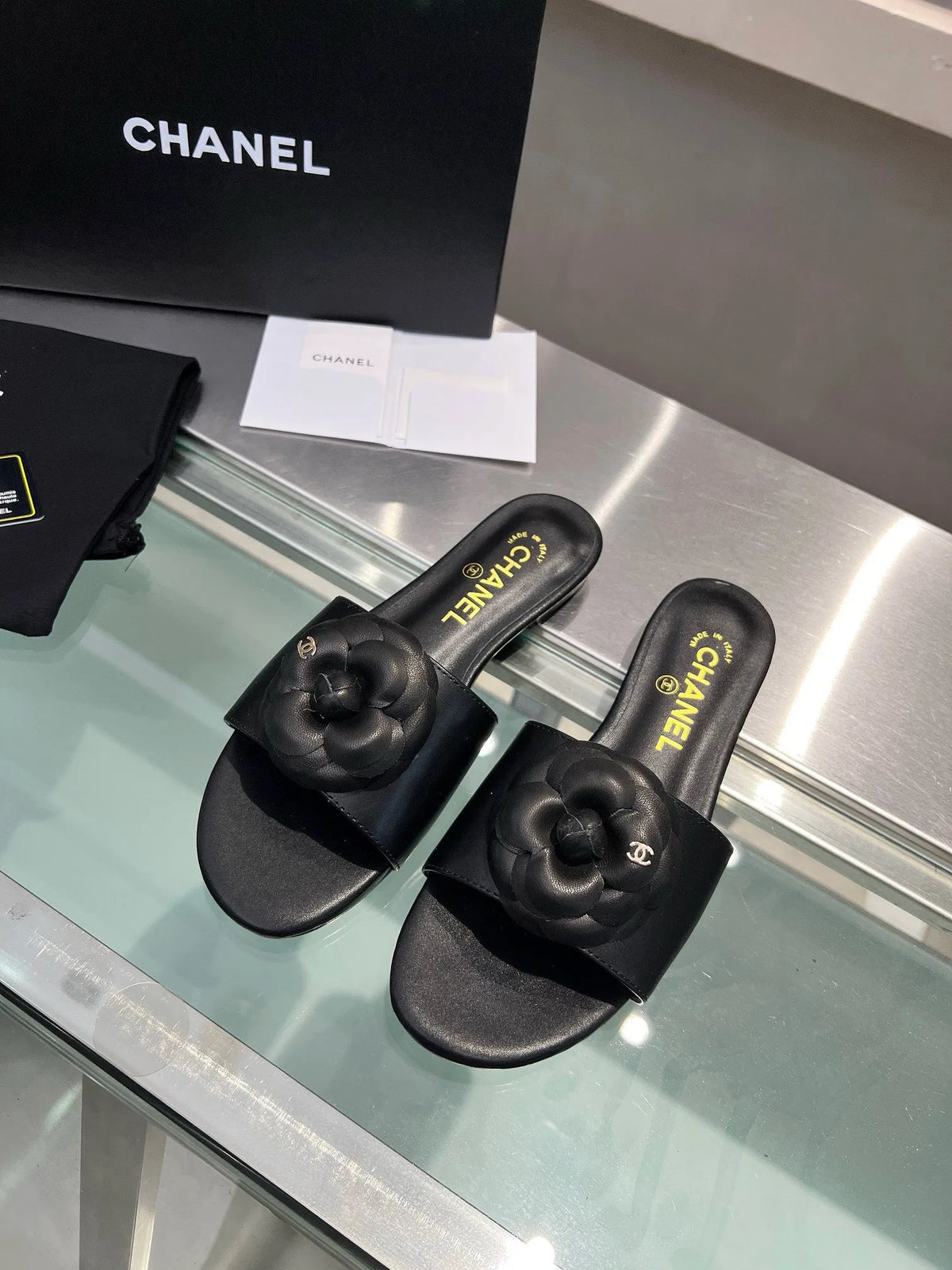 Women Slippers J6628