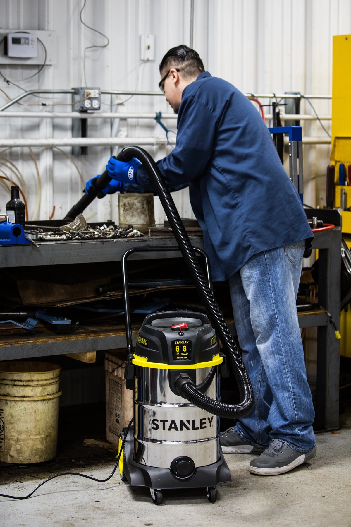 8 gal Stainless Steel Wet Dry Vacuum with Hose and Tool Storage J457013